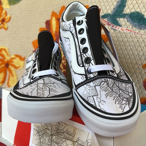 Vans Old Skool
(Moca) Frances Stark/Maps
VNOA5KRF94H
WMNS sneakers athletic shoe - Picture 7 of 16